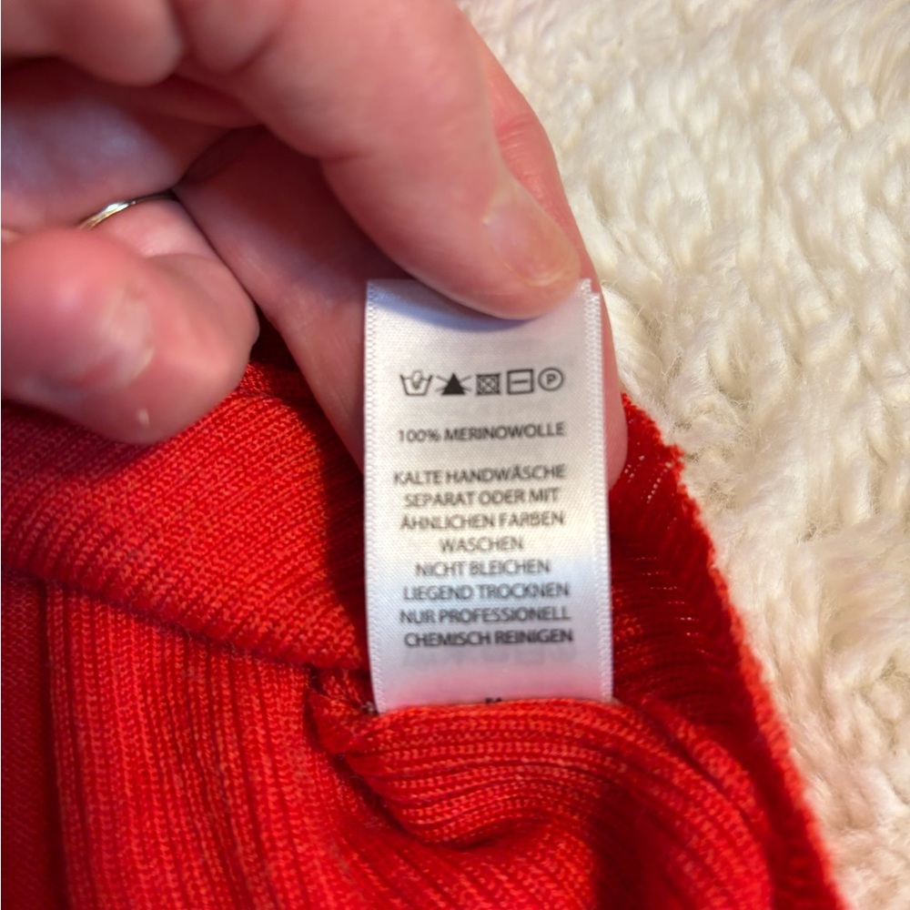 Max Studio Red 100% Extra Fine Merino Wool Soft Casual Long Sleeve Sweater Sz 1X - Picture 11 of 11